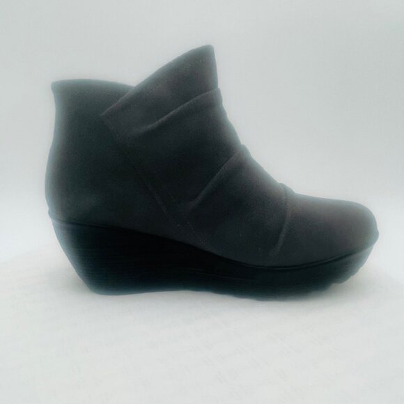 Skechers Gray Side Zip Suede Women's Ankle Boots - Size 9 - Picture 13 of 16